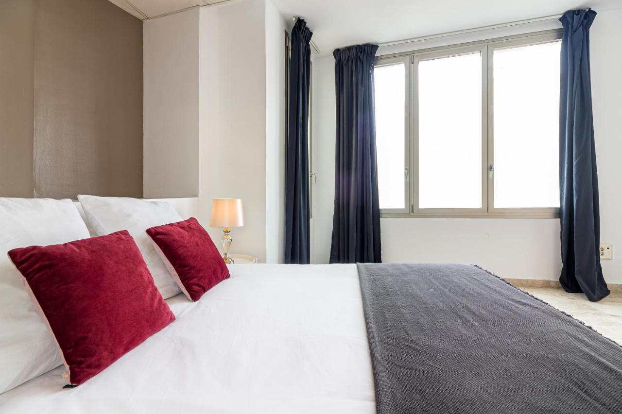 Saenz Suites Gallery By Bossh! Apartments Málaga Exteriör bild
