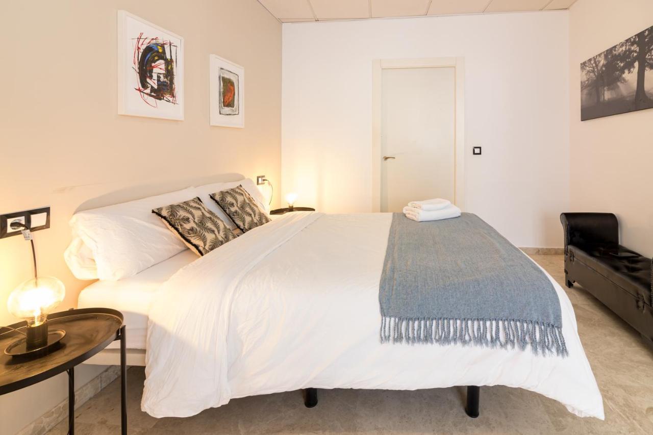 Saenz Suites Gallery By Bossh! Apartments Málaga Exteriör bild