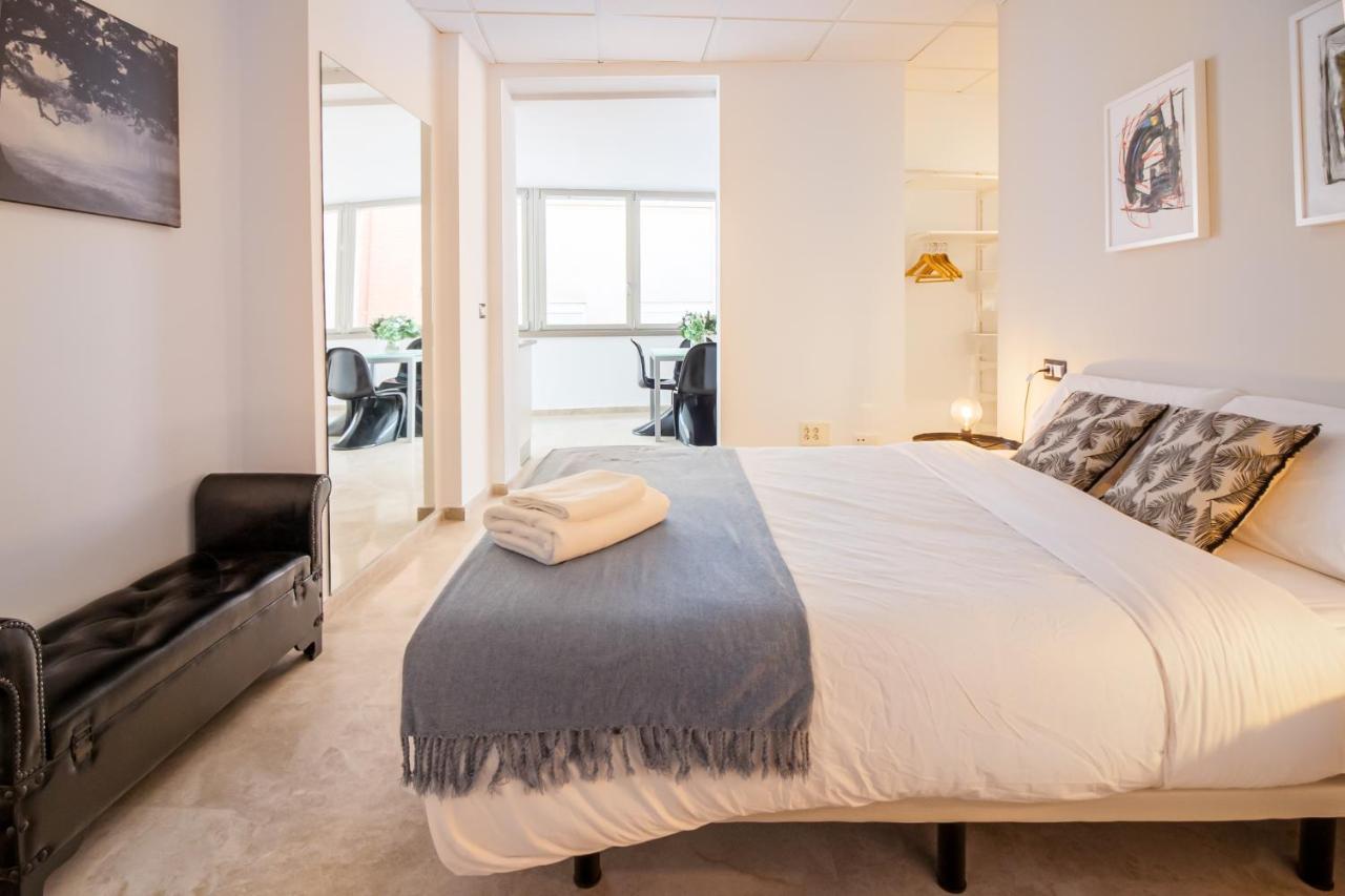 Saenz Suites Gallery By Bossh! Apartments Málaga Exteriör bild