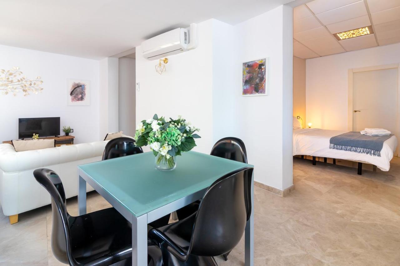 Saenz Suites Gallery By Bossh! Apartments Málaga Exteriör bild